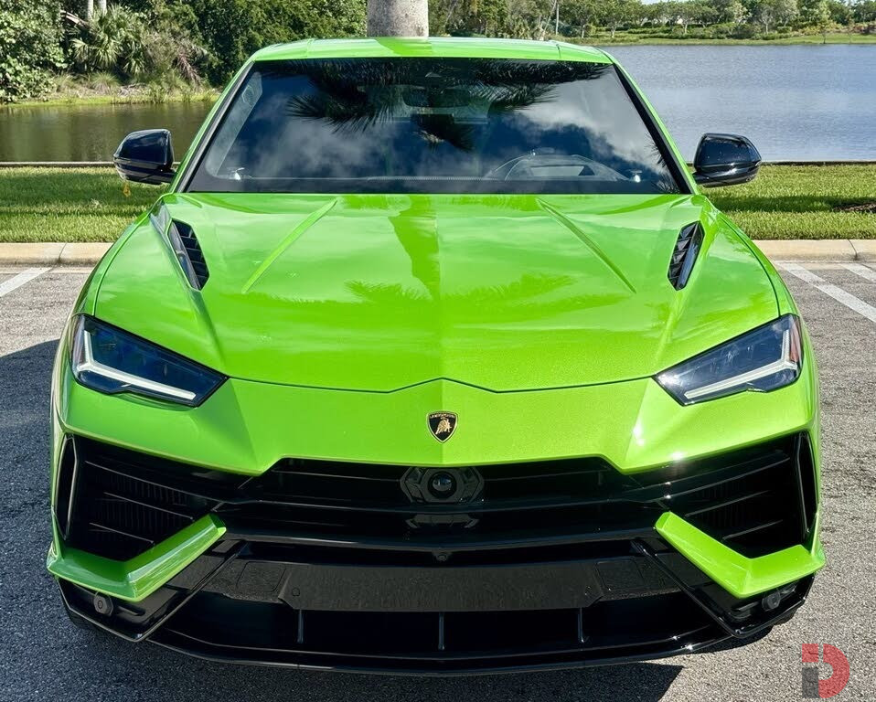 Slightly USED 2024 Lamborghini Urus S AWD Full options